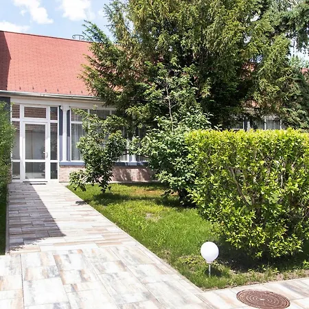 Guest house Airport Wanderer - Vandor Fogado
