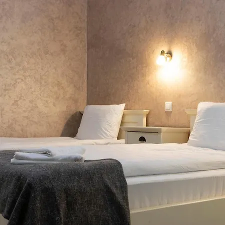 Guest house Airport Wanderer - Vandor Fogado *